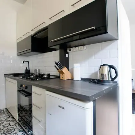 Standard By Hi5 - Tiny Studio Apartament